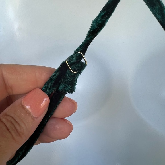 Lulu's green crushed velvet dress size medium NWT - Picture 9 of 10